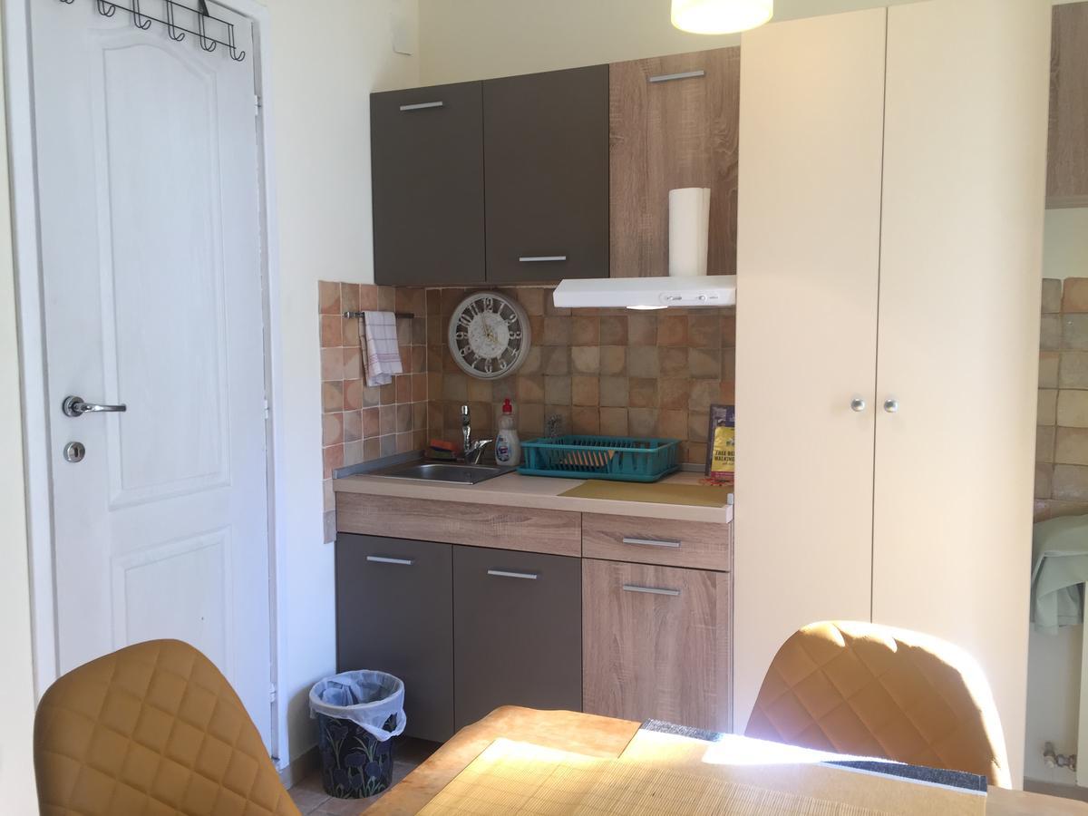 Crown Street Garden Studio Белград Екстериор снимка