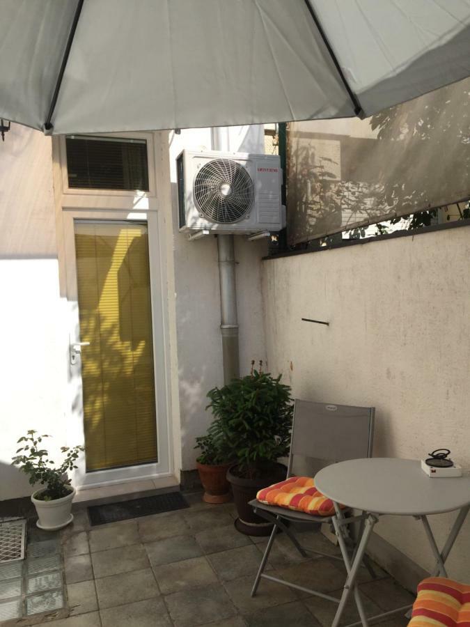 Crown Street Garden Studio Белград Екстериор снимка